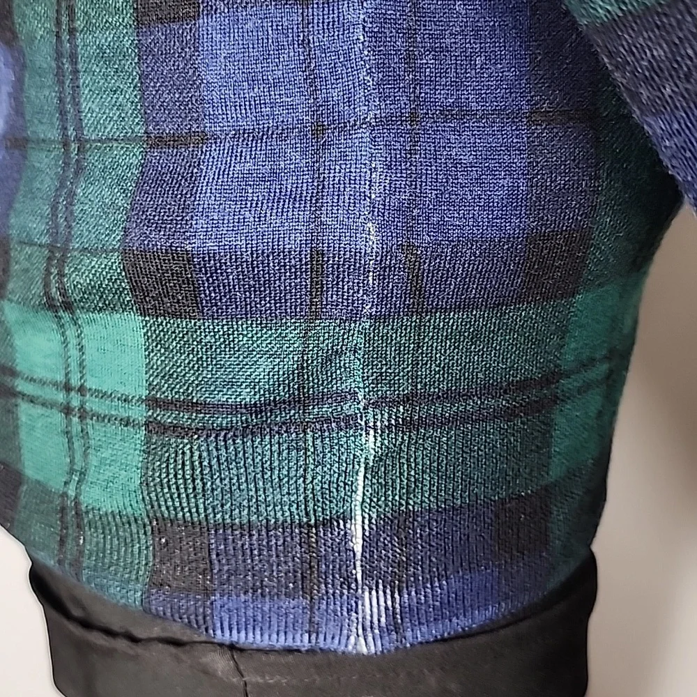 J.Crew Women’s 100% Merino Wool‎ Sweater Size S Plaid Green Blue long sleeve